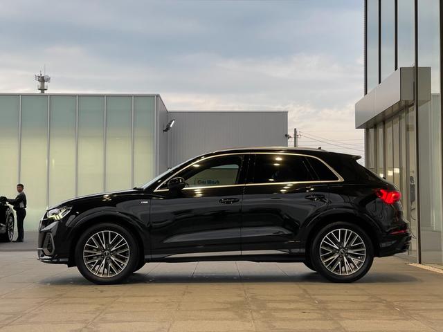 AUDI Q3 35 TFSI S LINE