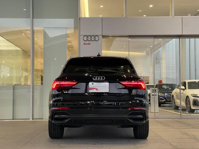 AUDI Q3 35 TFSI S LINE
