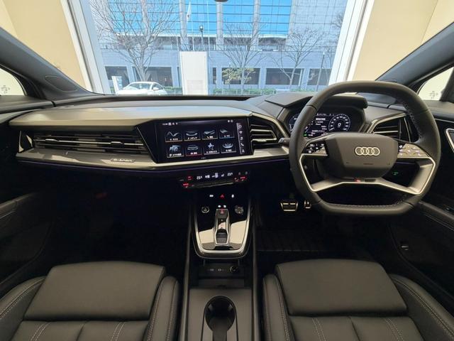 AUDI Q4 E-TRON 45 E-TRON S LINE