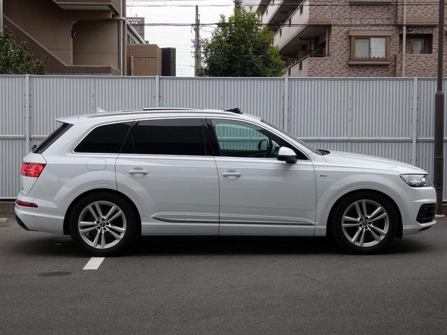 AUDI Q7 55TFSI QUATTRO