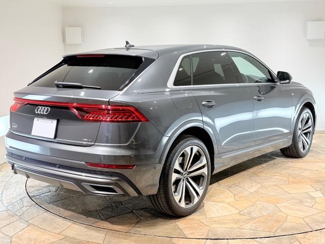 AUDI Q8 55TFSI QUATTRO S LINE