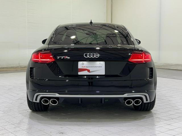 AUDI TTS COUPE MEMORIAL EDITION