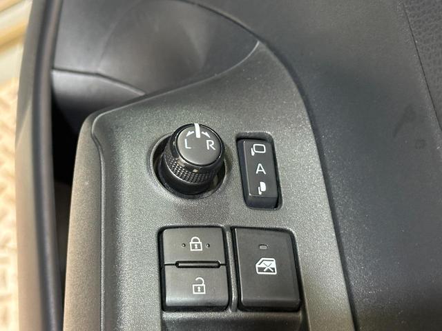 TOYOTA AQUA X