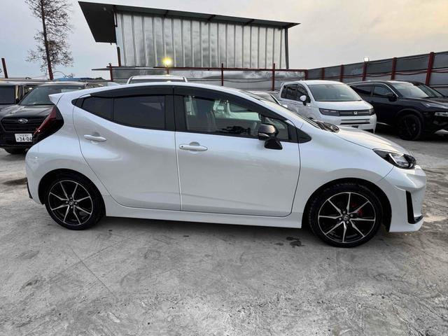 TOYOTA AQUA GR SPORT