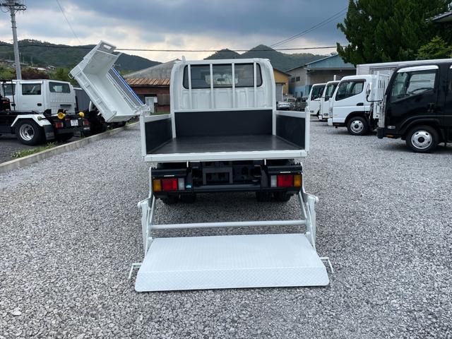 ISUZU ELF TRUCK DOUBLE CAB FLATLOW