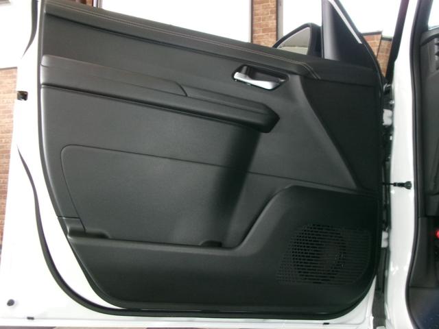 NISSAN SERENA E-4ORCE HIGHWAY STAR V