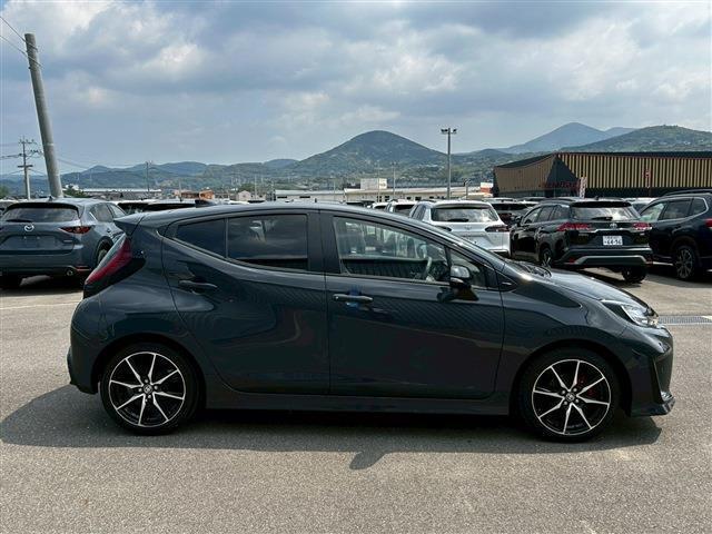 TOYOTA AQUA GR SPORT