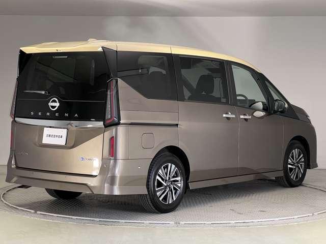NISSAN SERENA E-POWER LUXION