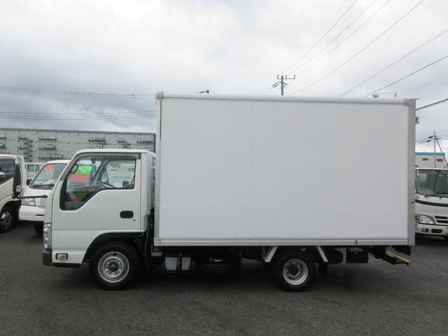 ISUZU ELF TRUCK FLATLOW
