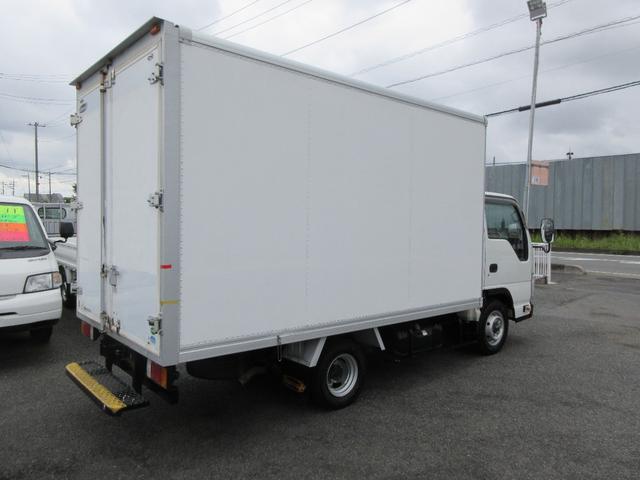 ISUZU ELF TRUCK FLATLOW