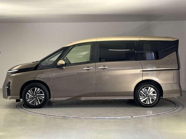 NISSAN SERENA E-4ORCE HIGHWAY STAR V