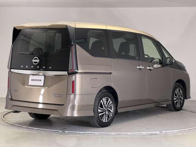 NISSAN SERENA E-4ORCE HIGHWAY STAR V