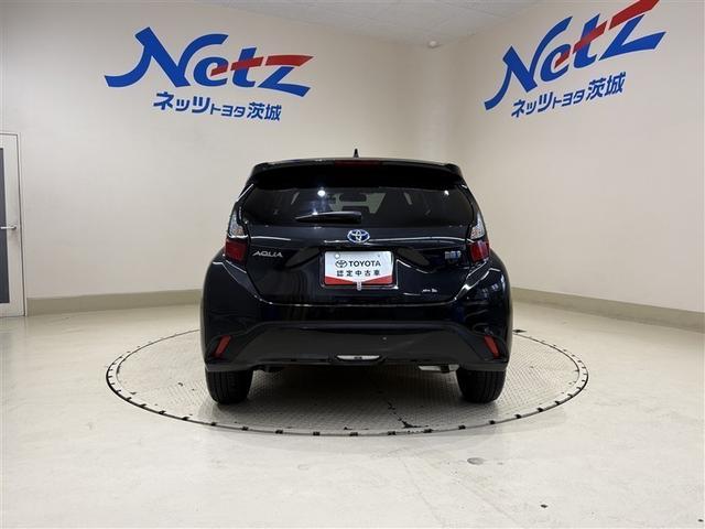TOYOTA AQUA X