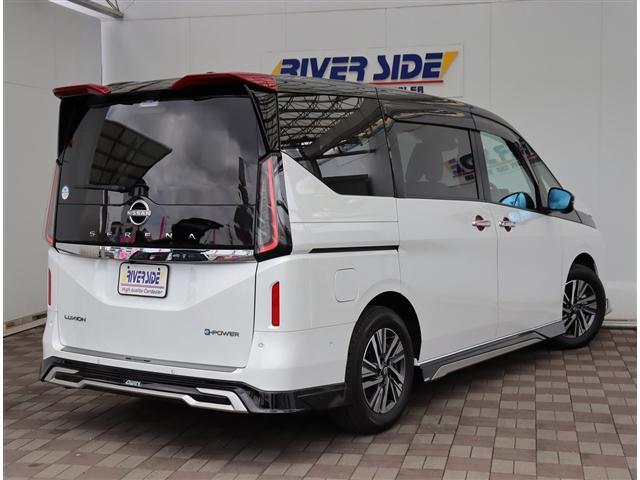 NISSAN SERENA E-POWER LUXION