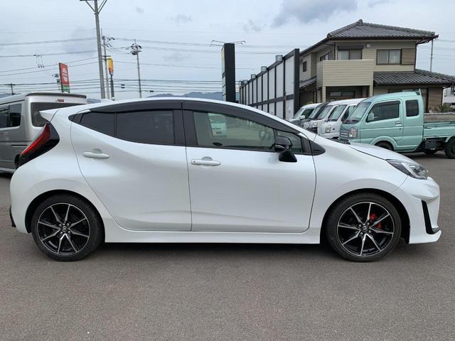 TOYOTA AQUA GR SPORT