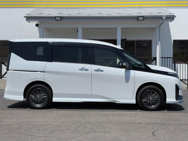 NISSAN SERENA E-4ORCE AUTECH