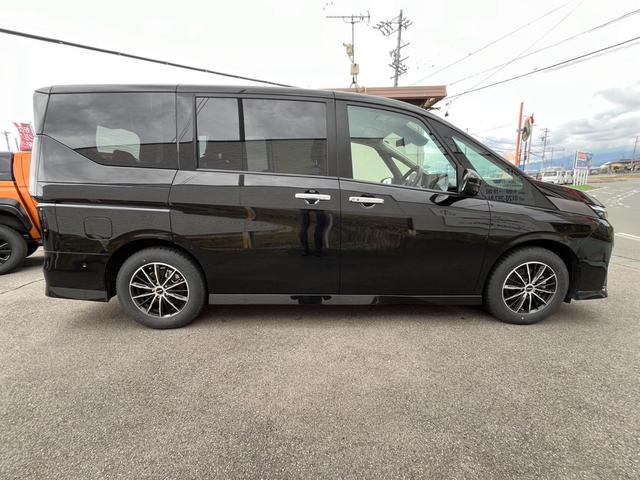 NISSAN SERENA E-POWER LUXION
