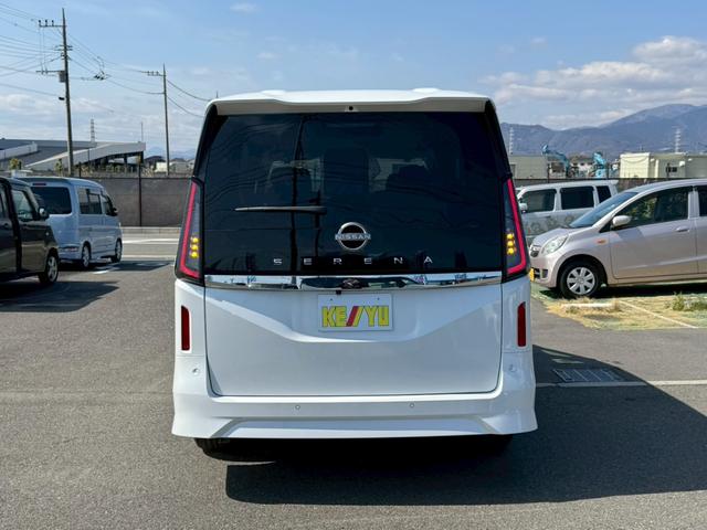 NISSAN SERENA HIGHWAY STAR V