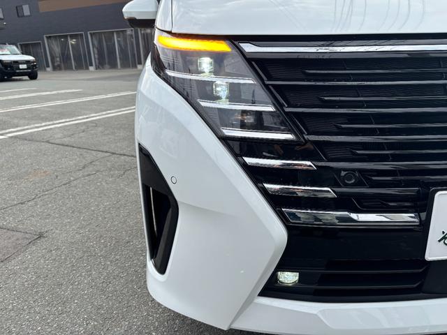 NISSAN SERENA E-4ORCE HIGHWAY STAR V