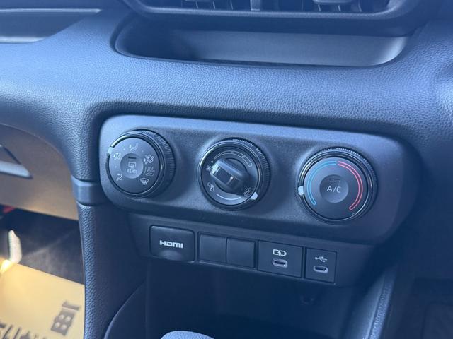 TOYOTA YARIS X