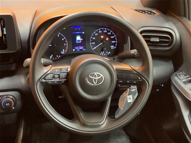TOYOTA YARIS X