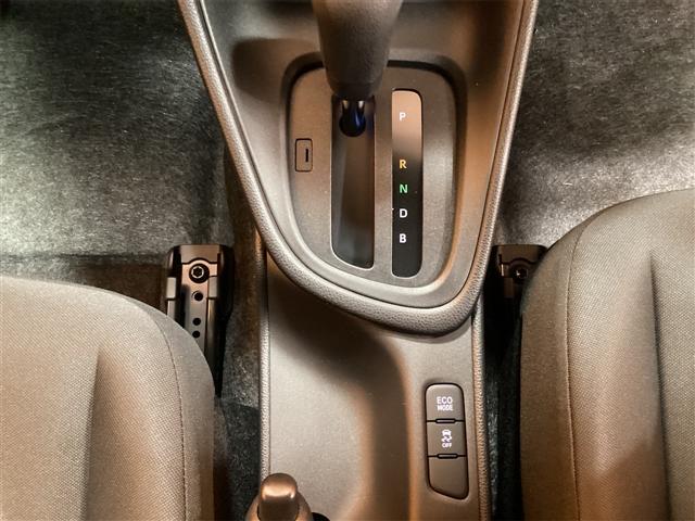 TOYOTA YARIS X