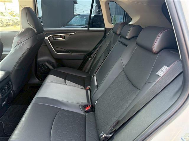 TOYOTA RAV4 HYBRID ADVENTURE OFFROAD PACKAGE II