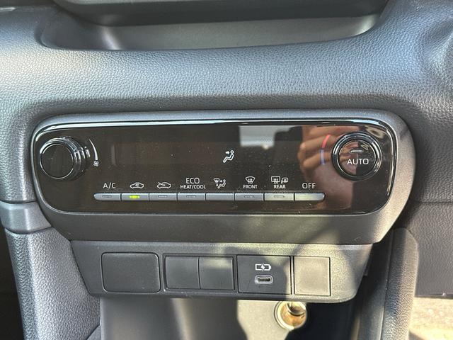 TOYOTA YARIS HYBRID X
