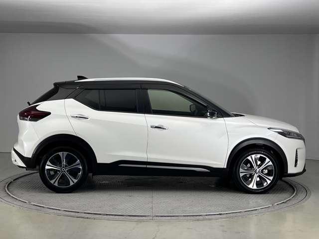 NISSAN KICKS X