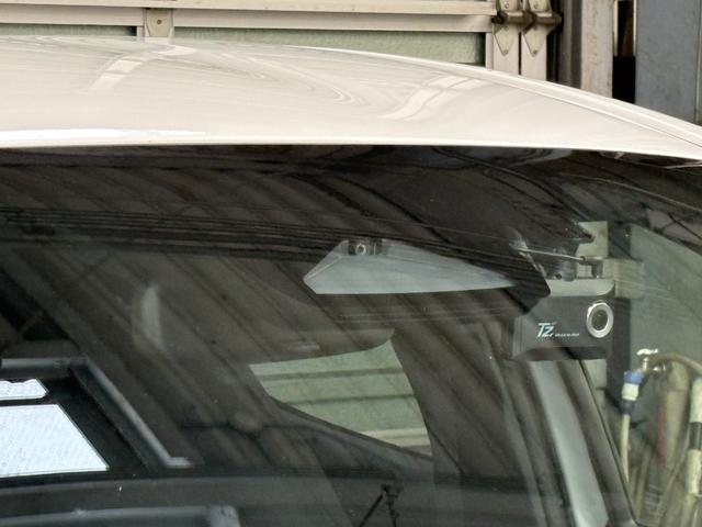 TOYOTA YARIS HYBRID X