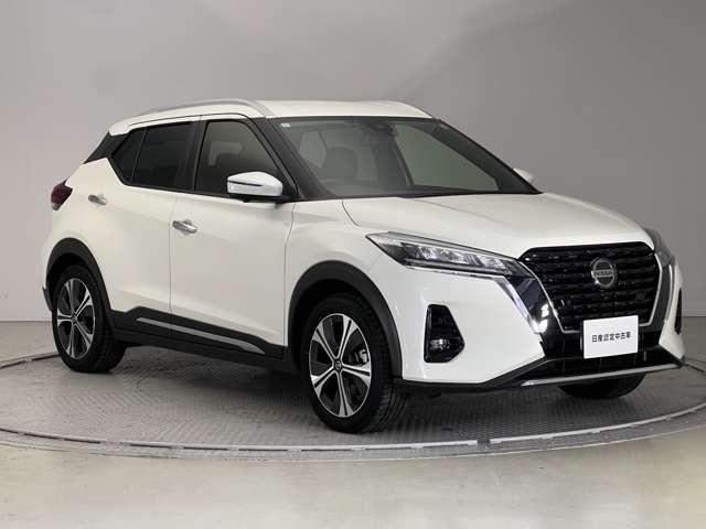 NISSAN KICKS X FOUR
