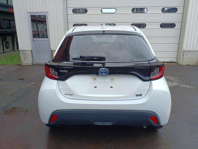 TOYOTA YARIS HYBRID X
