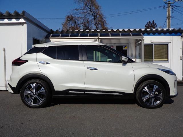 NISSAN KICKS X FOUR
