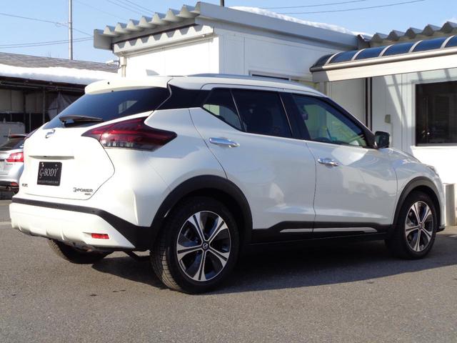 NISSAN KICKS X FOUR