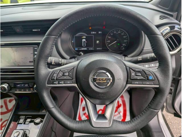 NISSAN KICKS X FOUR