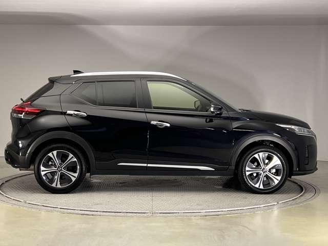 NISSAN KICKS X