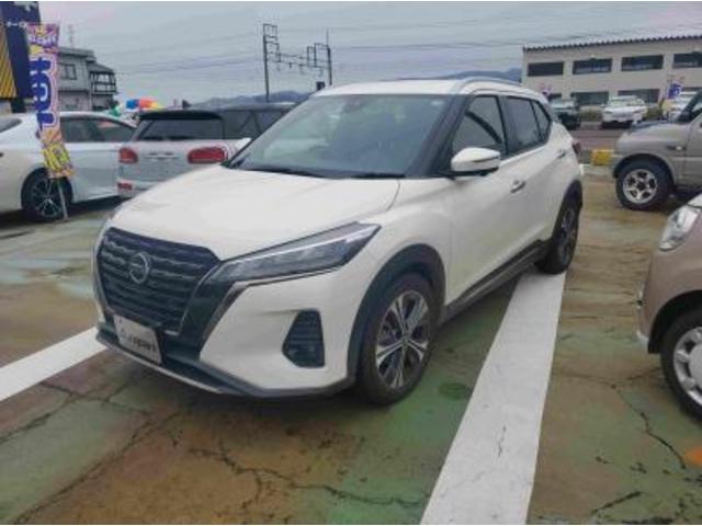 NISSAN KICKS X FOUR