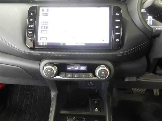 NISSAN KICKS X