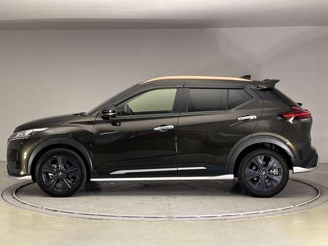 NISSAN KICKS X 90TH ANNIVERSARY