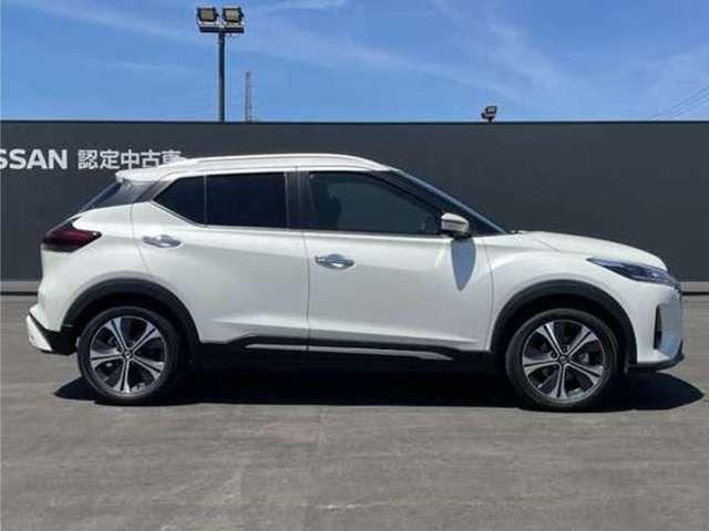 NISSAN KICKS X FOUR