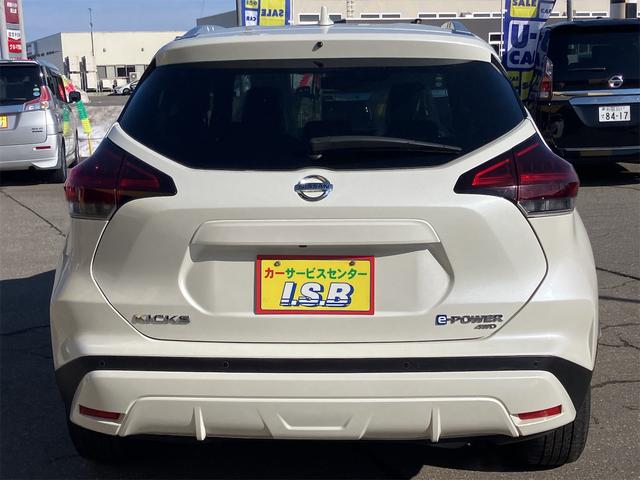 NISSAN KICKS X FOUR