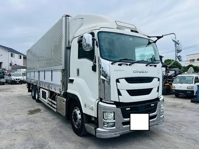 ISUZU GIGA