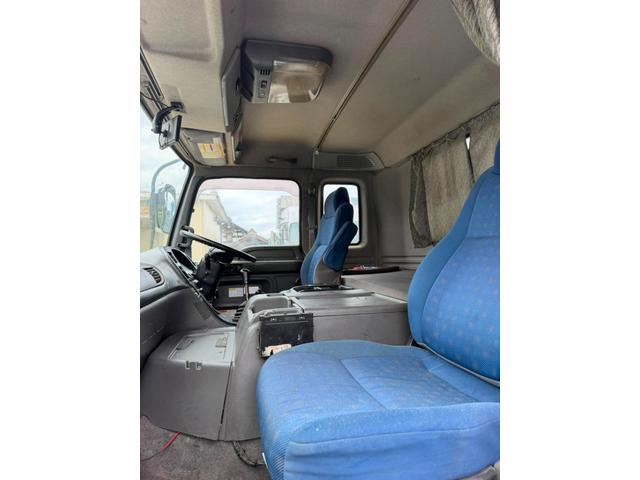 ISUZU GIGA