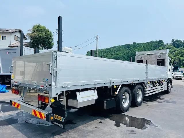 ISUZU GIGA