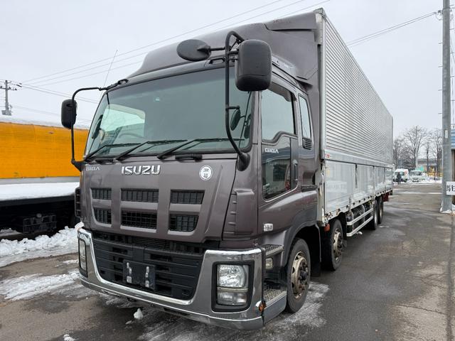 ISUZU GIGA