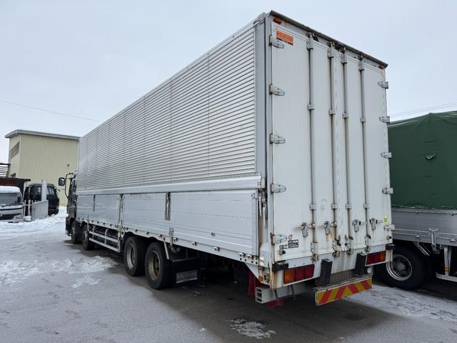 ISUZU GIGA
