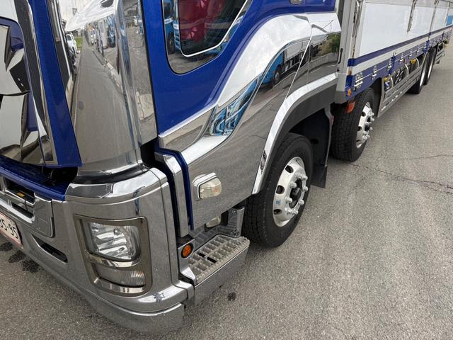 ISUZU GIGA