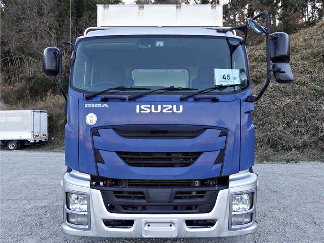ISUZU GIGA