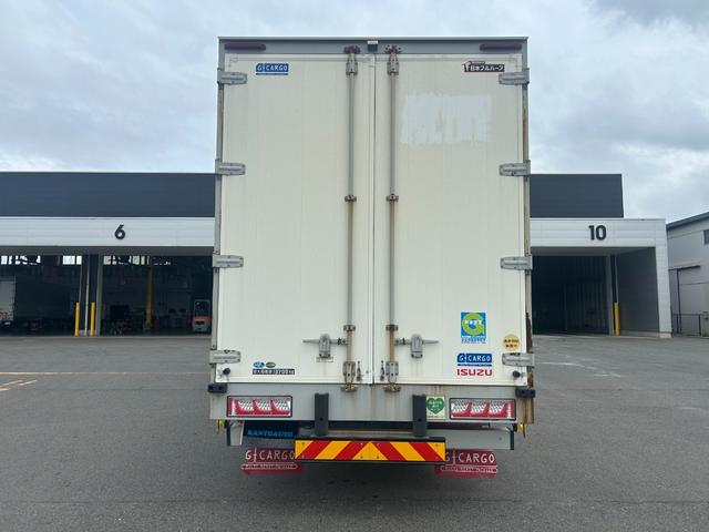 ISUZU GIGA