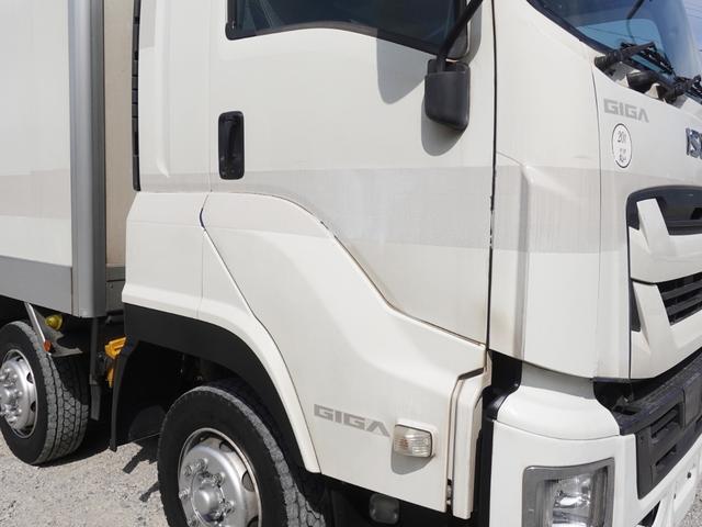 ISUZU GIGA